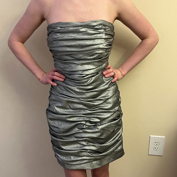 Jessica McClintock Dresses & Skirts - Jessica McClintock Vintage Metallic Ruched Strapless Mini - Runs Small